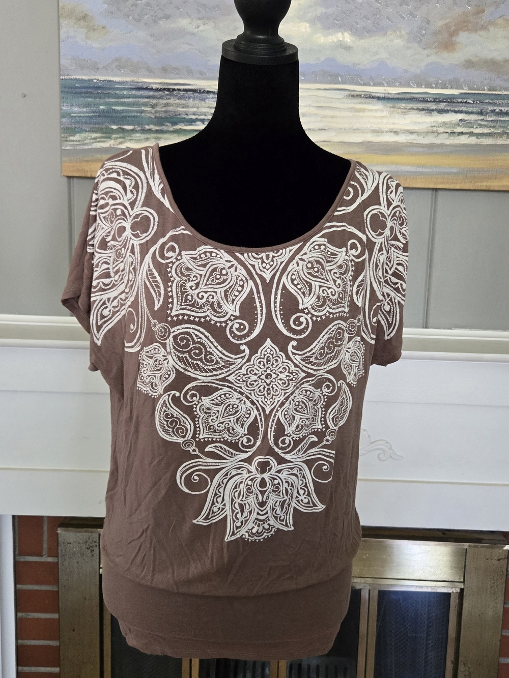 B.L.E.U. Brown Short Sleeve Scoop Neck Top with White Paisley Print